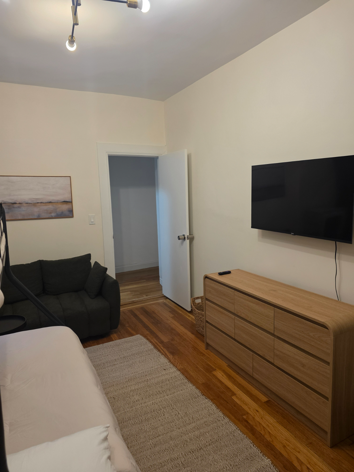 2Bedroom furnished apt w/double bunkbeds at Grand Concourse Ave - Photo 8