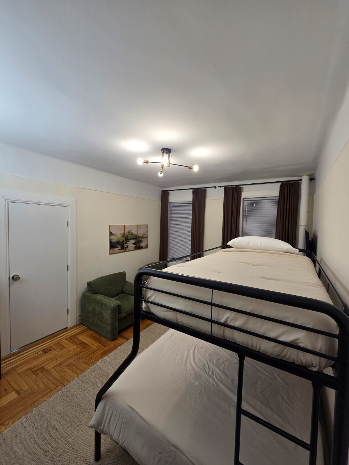 2Bedroom furnished apt w/double bunkbeds at Grand Concourse Ave - Photo 4