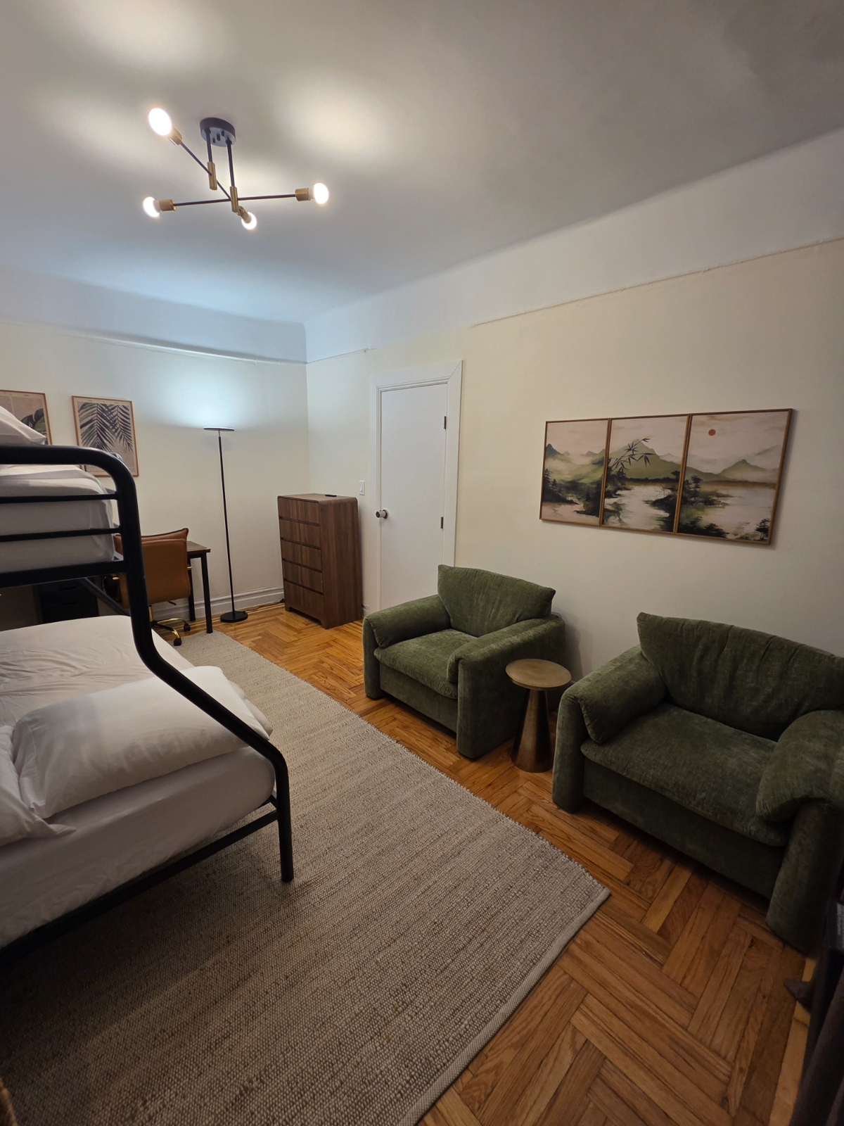 2Bedroom furnished apt w/double bunkbeds at Grand Concourse Ave - Photo 12
