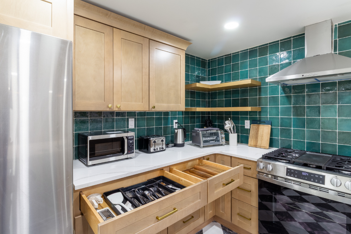 Newly renovated Brooklyn private bedroom with bath 2 min to J train - Photo 4