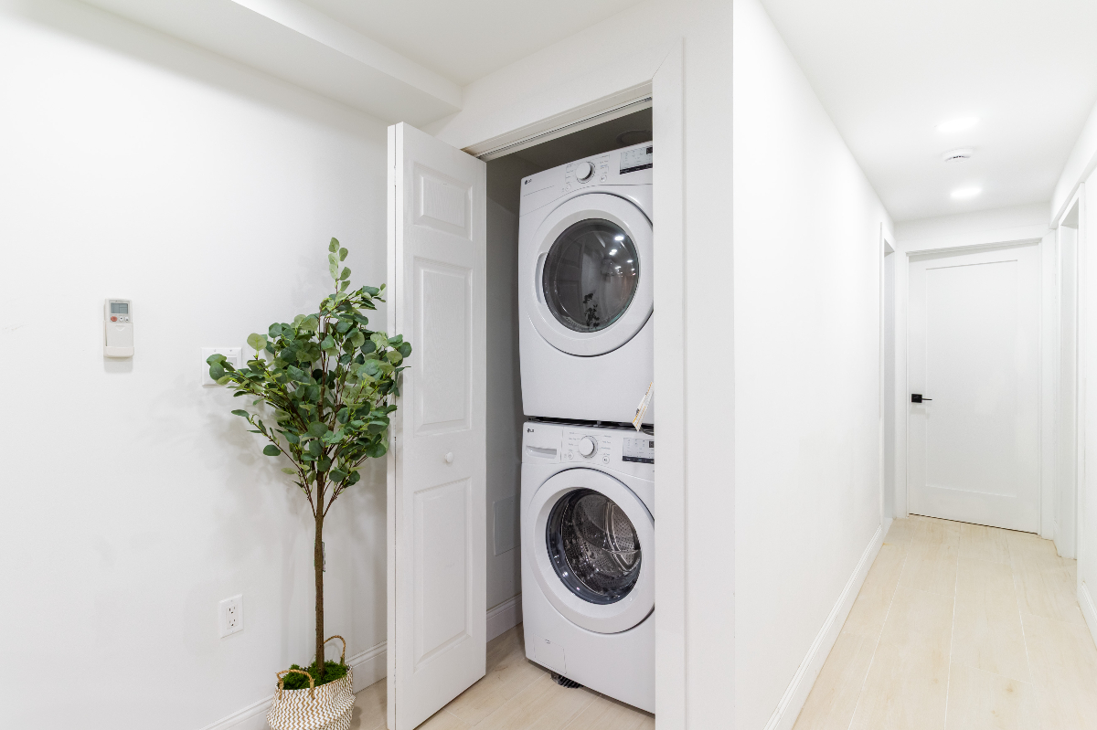 Newly renovated Brooklyn private bedroom with bath 2 min to J train - Photo 7
