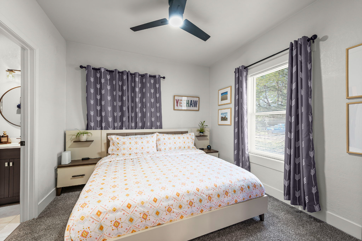 Fully Renovated 4BR 2BA Furnished Home with 1 Gig WiFi Centrally Located - Photo 2
