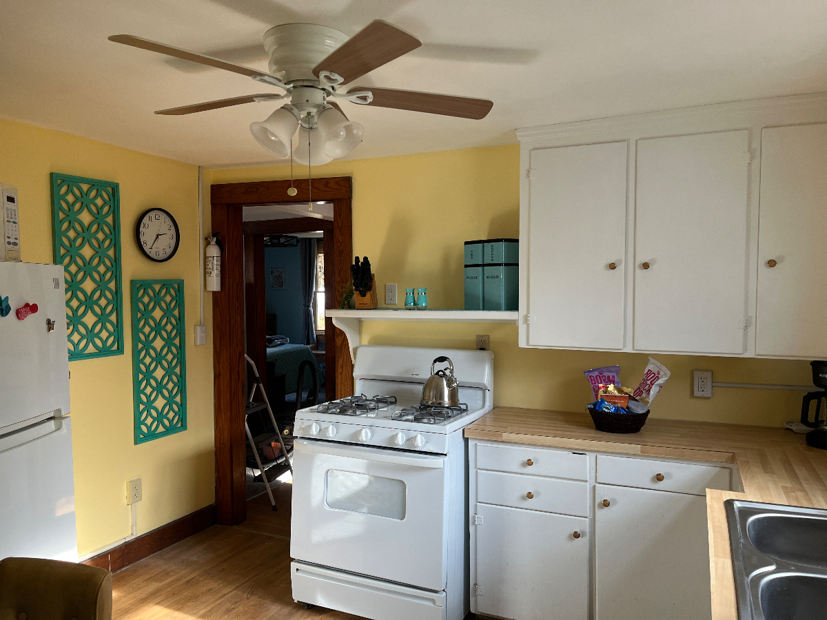 Private Furnished 1BR Home Near DHMC & White River Junction - Pet-Friendly - Quiet, Sleep-Friendly S - Photo 10