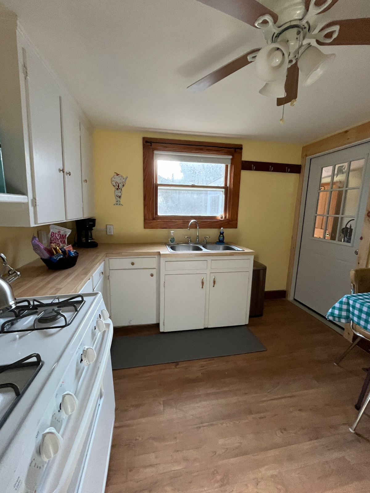 Private Furnished 1BR Home Near DHMC & White River Junction - Pet-Friendly - Quiet, Sleep-Friendly S - Photo 11