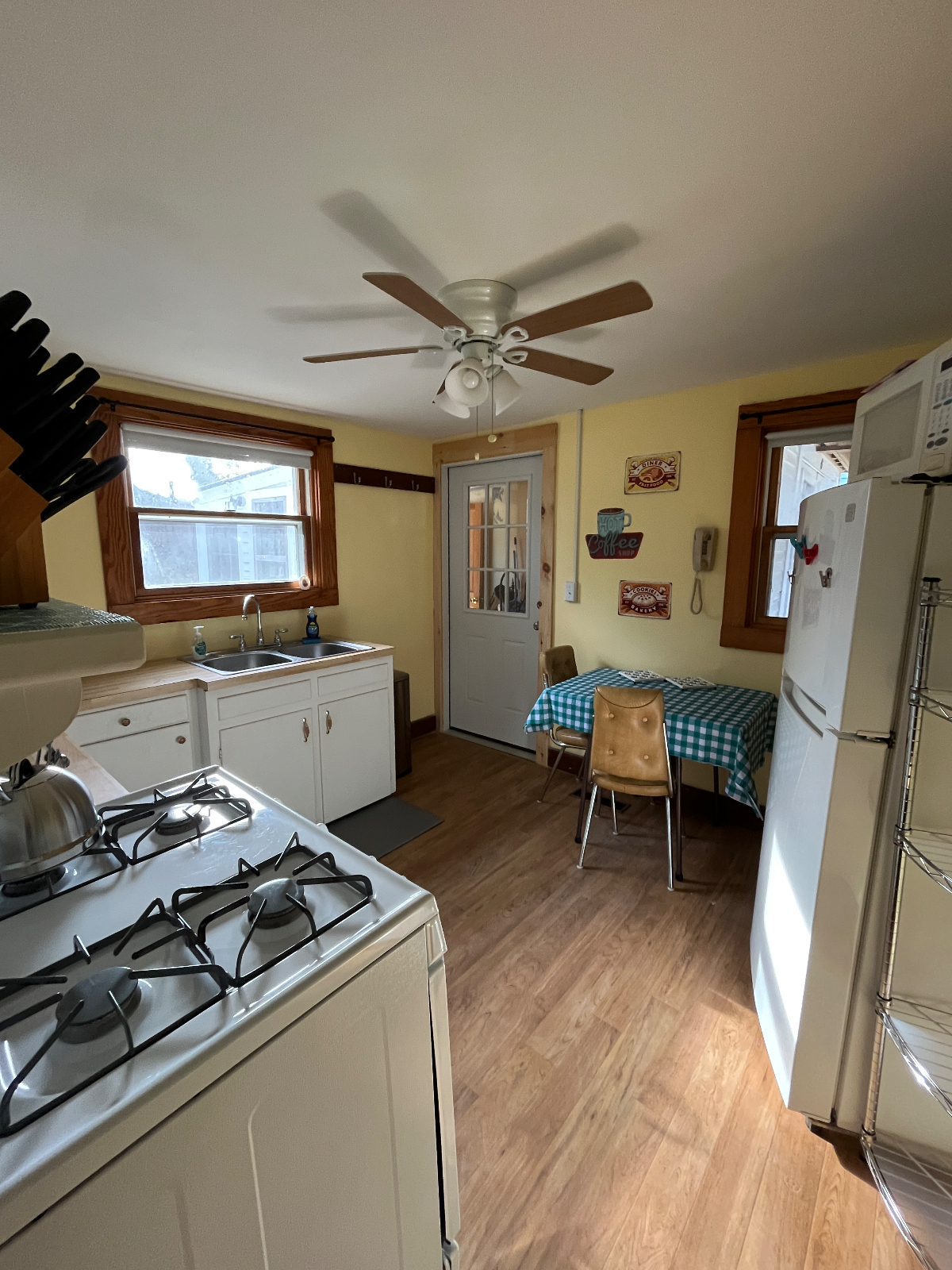 Private Furnished 1BR Home Near DHMC & White River Junction - Pet-Friendly - Quiet, Sleep-Friendly S - Photo 5