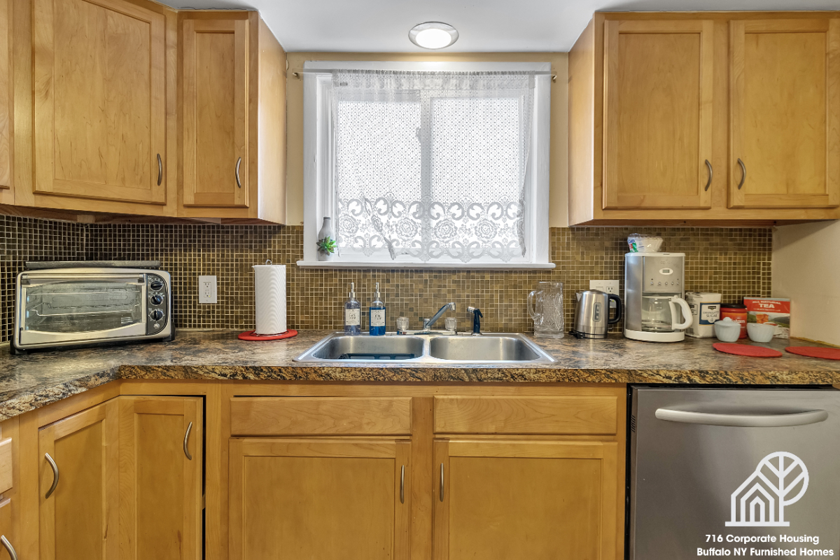 2 Bed Off St. Parking in Cheektowaga Free Washer/Dryer - Photo 10
