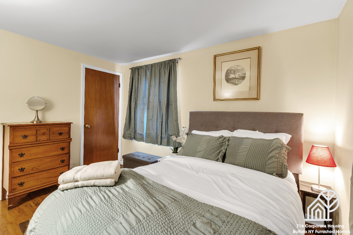 2 Bed Off St. Parking in Cheektowaga Free Washer/Dryer - Photo 11