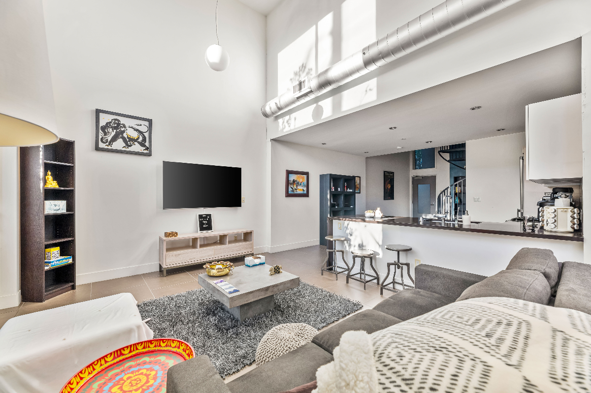 Sunrise Place - A Stylish West LA Loft - 2 Bedroom Loft Style Condo in the Heart of West Los Angeles - Photo 4