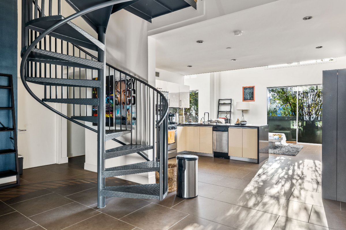 Sunrise Place - A Stylish West LA Loft - 2 Bedroom Loft Style Condo in the Heart of West Los Angeles - Photo 3