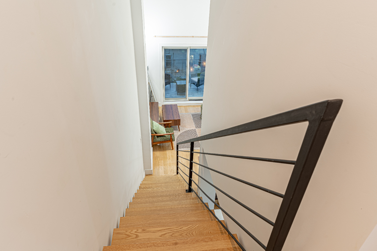 Charming Penthouse Brooklyn Getaway Patio & Terrace - Photo 4