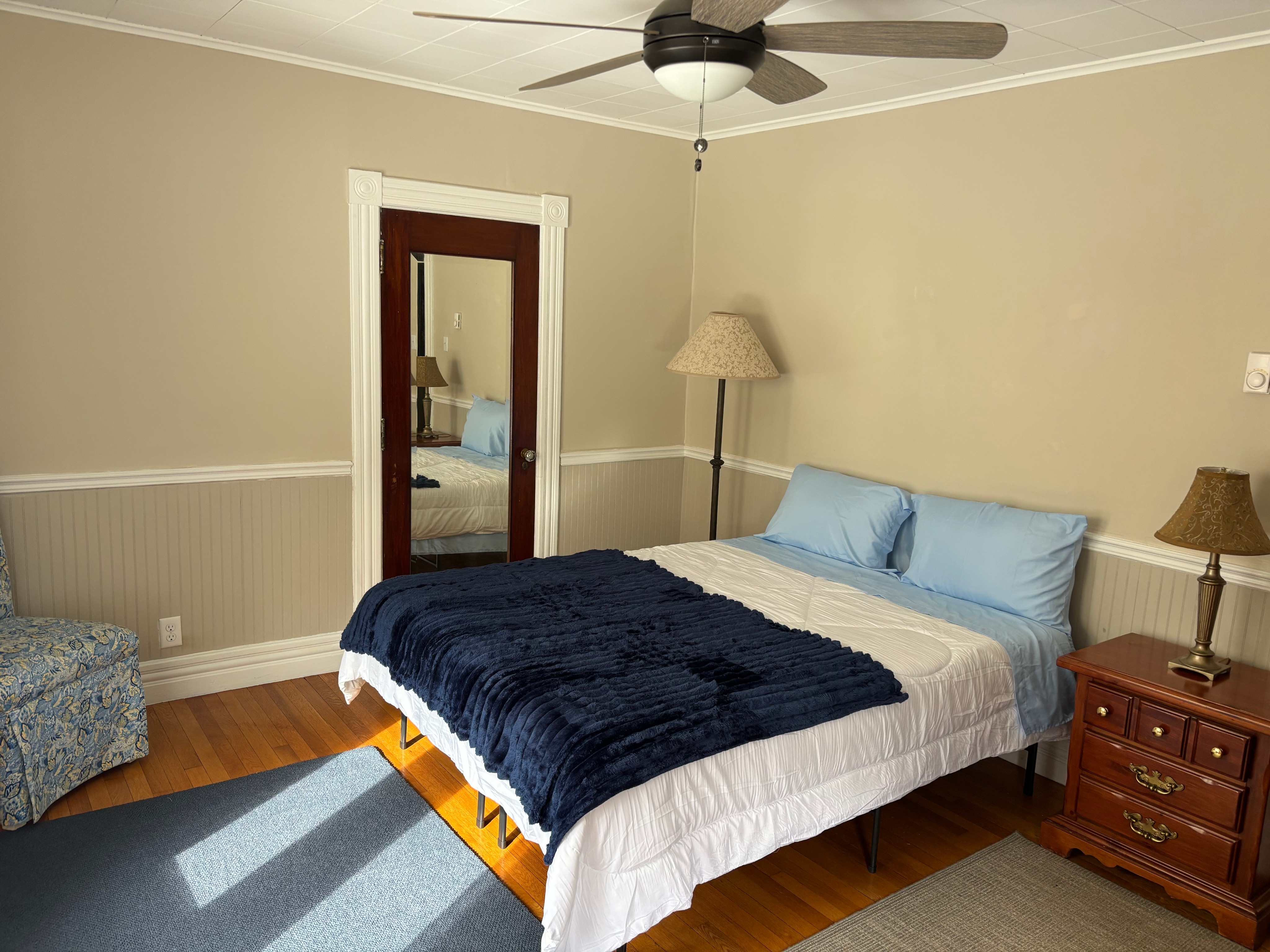 Furnished 2 Bedroom Walking Distance to GF... - Photo 4