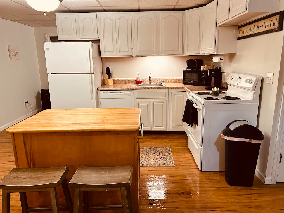Cozy Apartment; 1255 sq ft-Fully Furnished, 2 bdrm, 11 miles from Smuggs - Photo 8