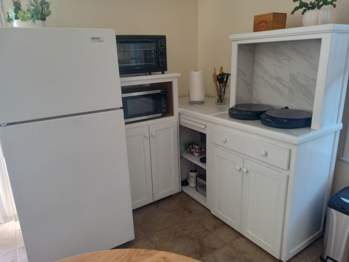 Quaint Two-Story ADU With Private Balcony Near Major Hospitals - Photo 4