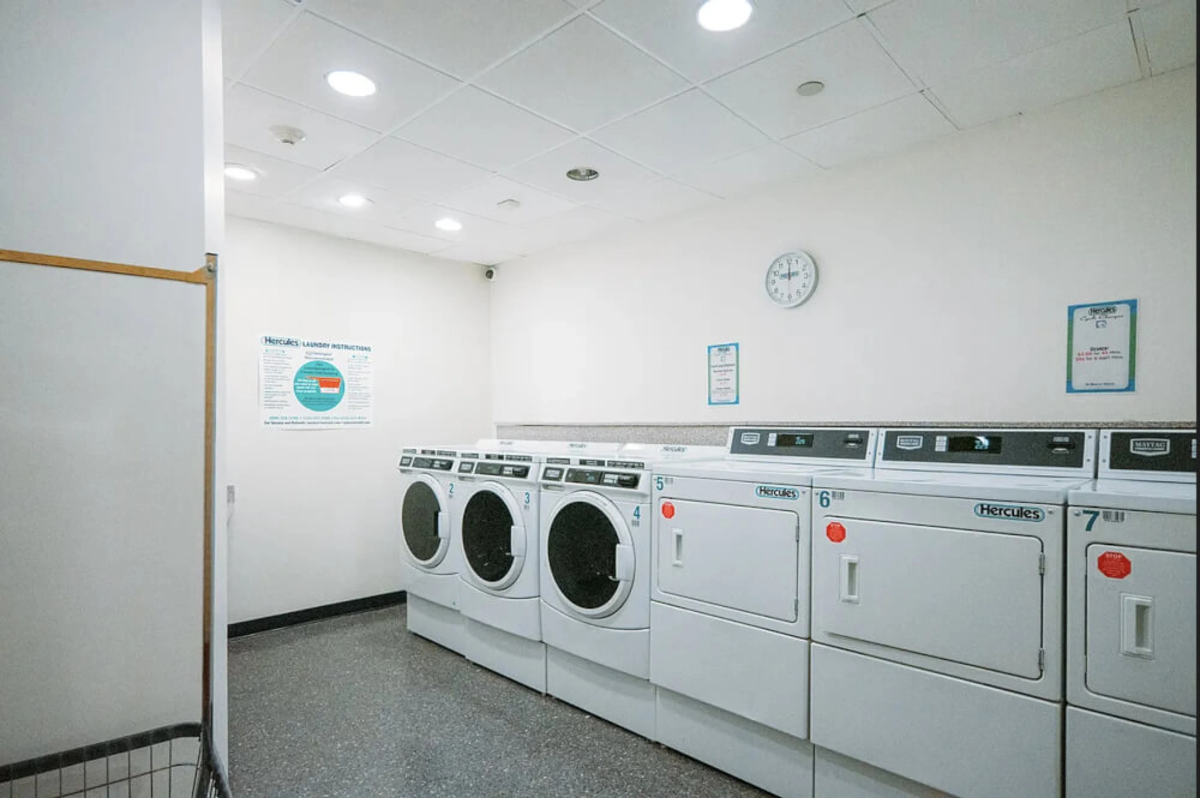 Furnished FiDi Primary Bedroom | Private Bath | Utilities Included - Photo 2
