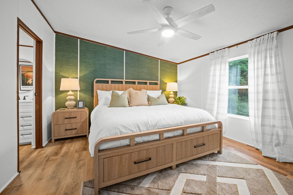 Walk to Shops and Eats, Pet-Friendly, Clean Comfortable Home - Photo 2