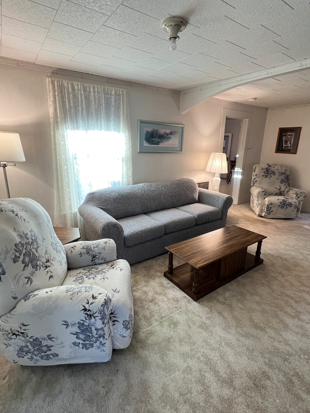 Furnished 2 bd ,1 bath house close to hospital - Photo 2