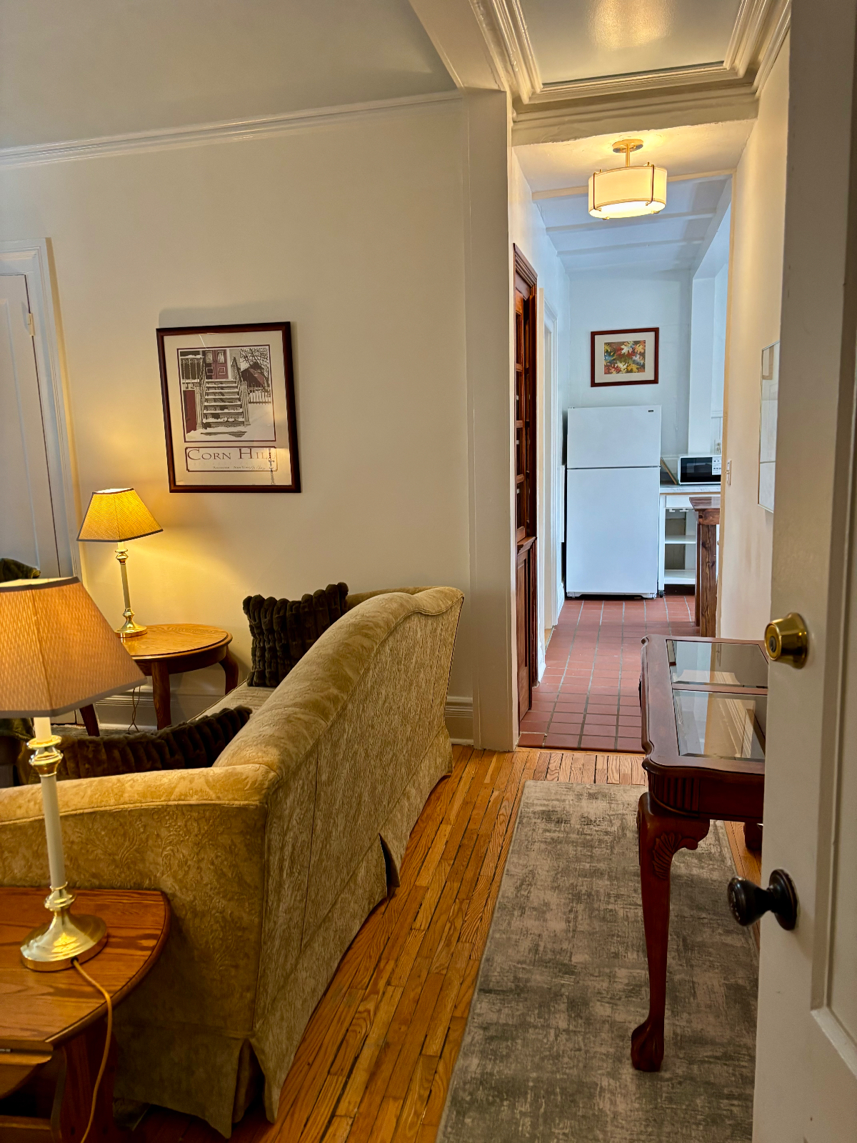 Private 1BR in a Charming 1860 Victorian - Photo 2