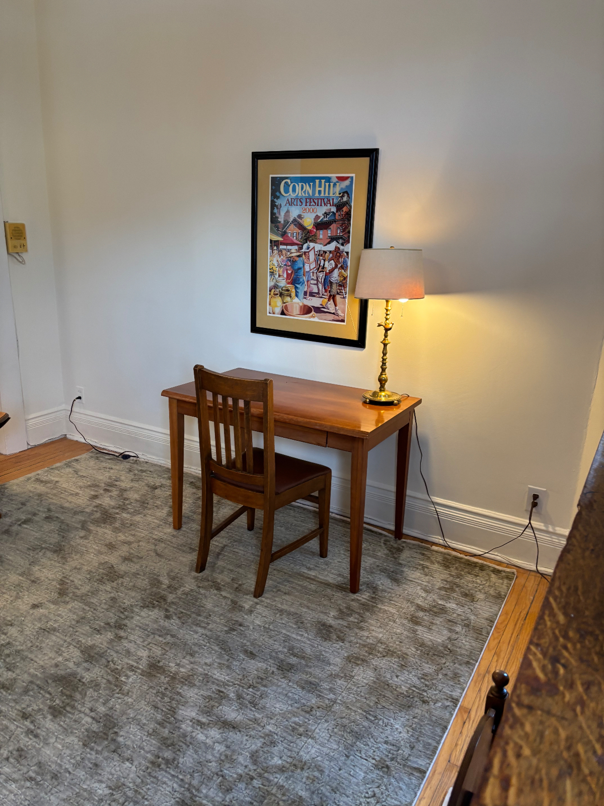 Private 1BR in a Charming 1860 Victorian - Photo 4