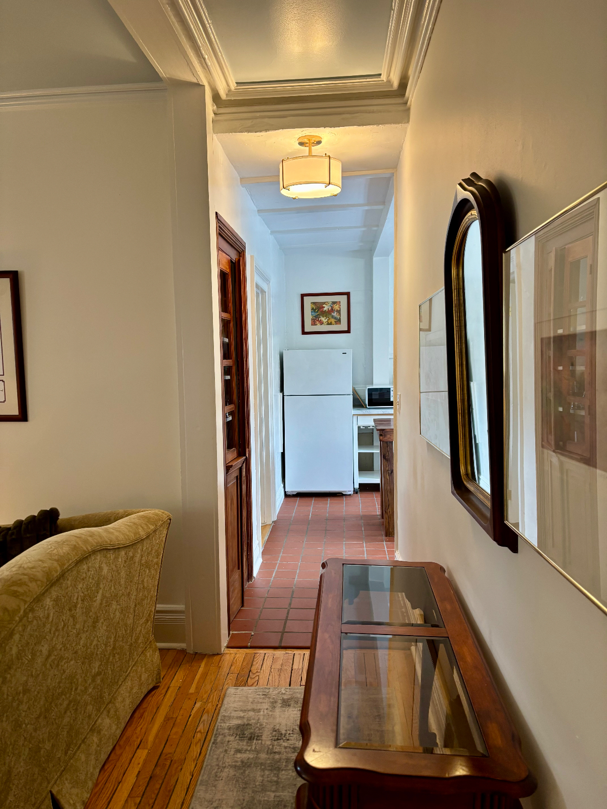 Private 1BR in a Charming 1860 Victorian - Photo 3