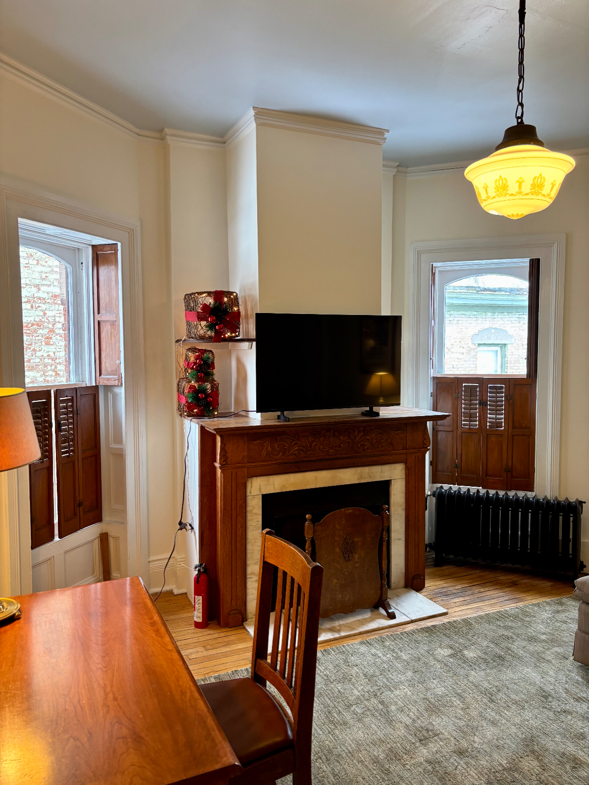 Private 1BR in a Charming 1860 Victorian - Photo 7