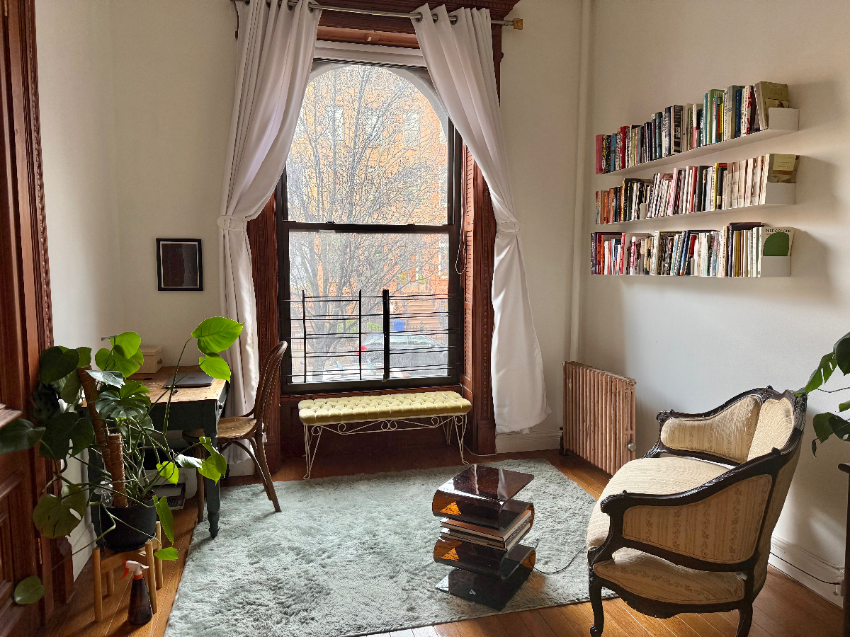 Beautiful and Spacious 2 Floor Duplex with Private Backyard - Photo 1