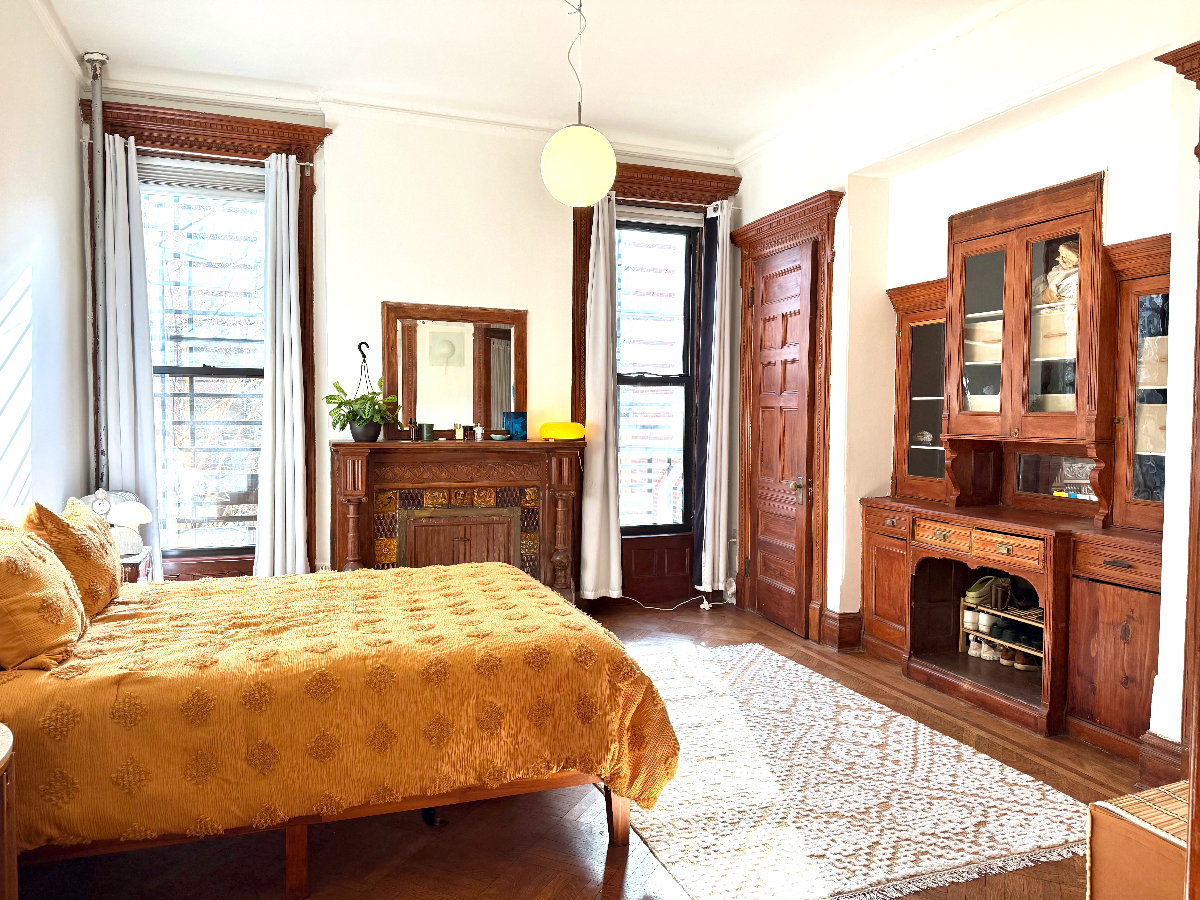 Beautiful and Spacious 2 Floor Duplex with Private Backyard - Photo 3