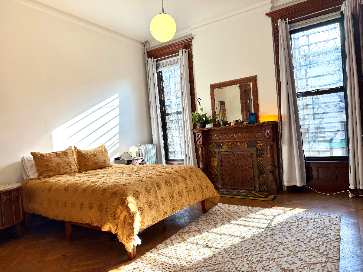 Beautiful and Spacious 2 Floor Duplex with Private Backyard - Photo 4