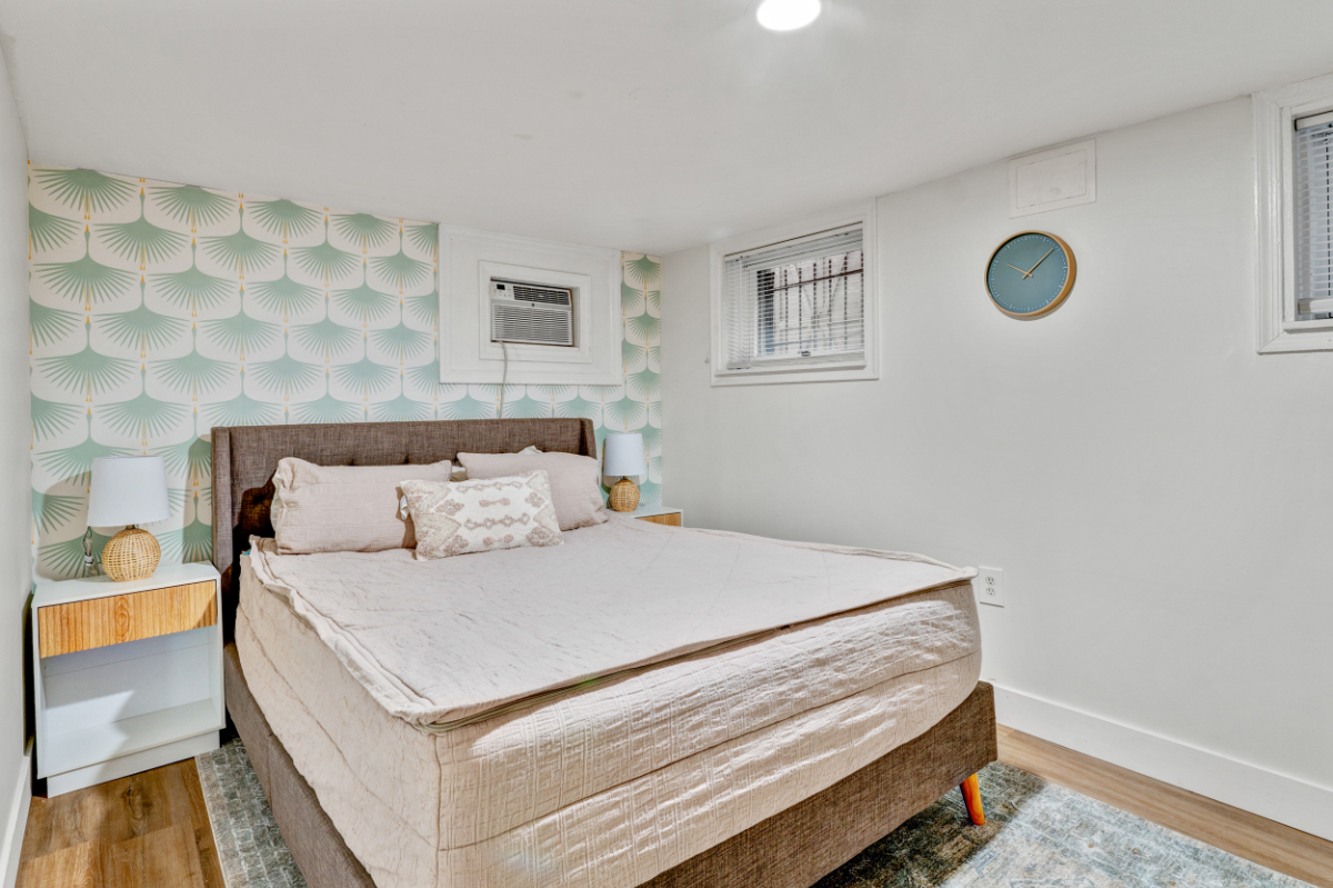 Plot on the Hill - Capitol Hill East Furnished 2BR - Photo 10