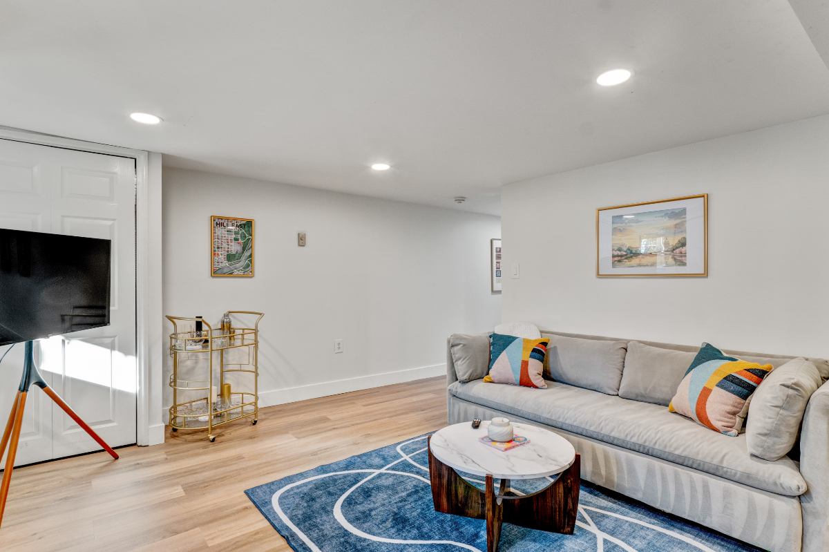 Plot on the Hill - Capitol Hill East Furnished 2BR - Photo 1