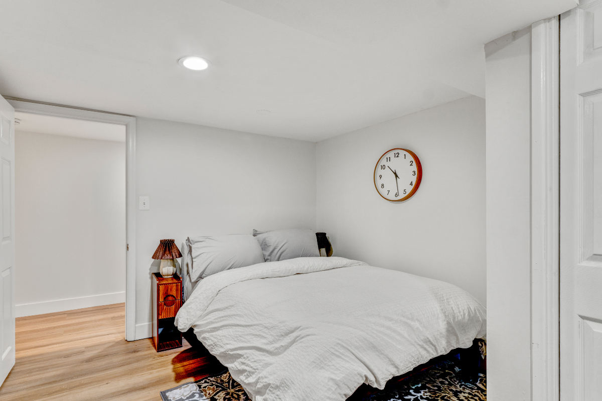 Plot on the Hill - Capitol Hill East Furnished 2BR - Photo 5