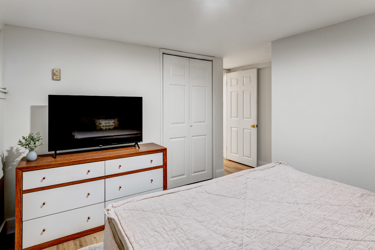 Plot on the Hill - Capitol Hill East Furnished 2BR - Photo 11