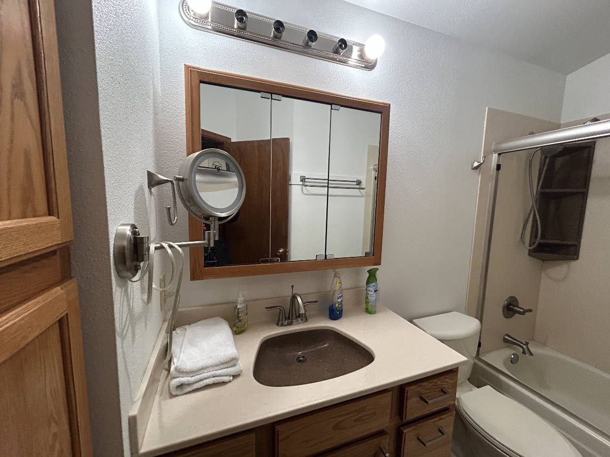 Refined Room in a Peaceful Cheyenne Home - Photo 5