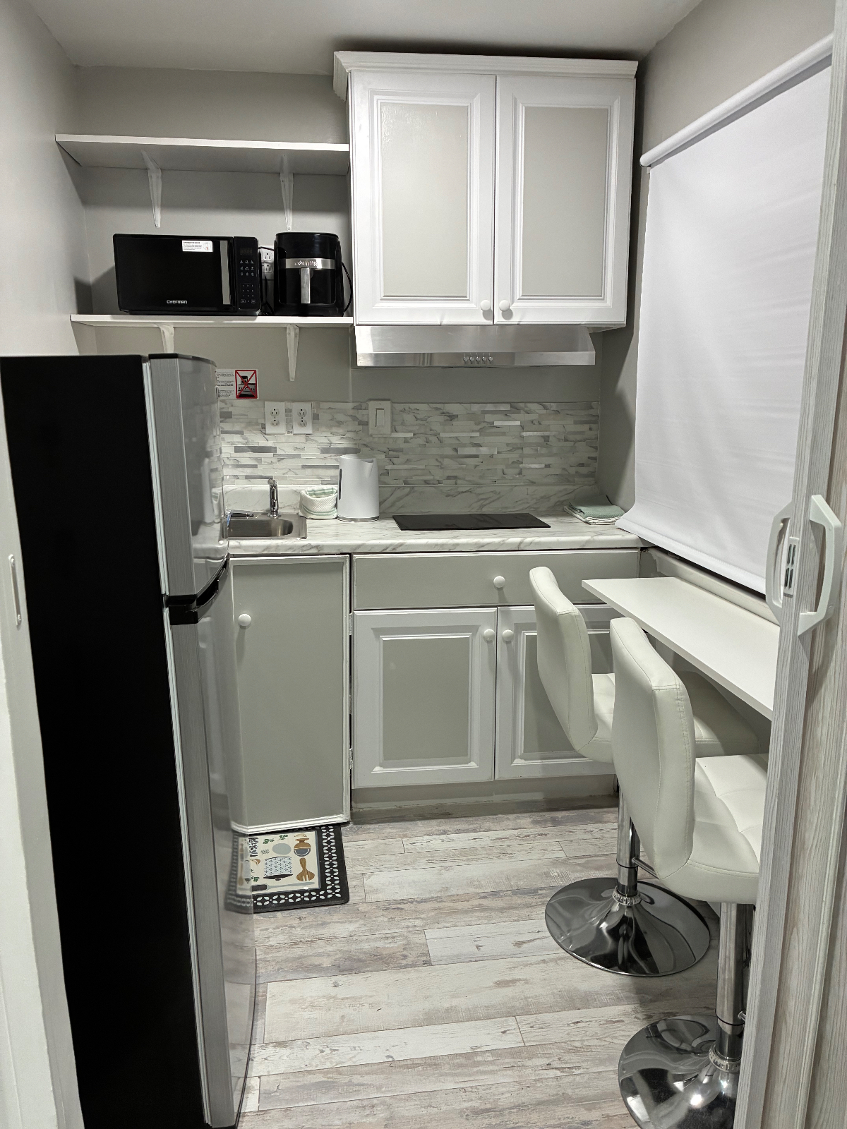 Private 1st-Floor 2 Bedroom Apartment Living You - Photo 4