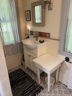 Room for rent in Country Cottage Home - Photo 7