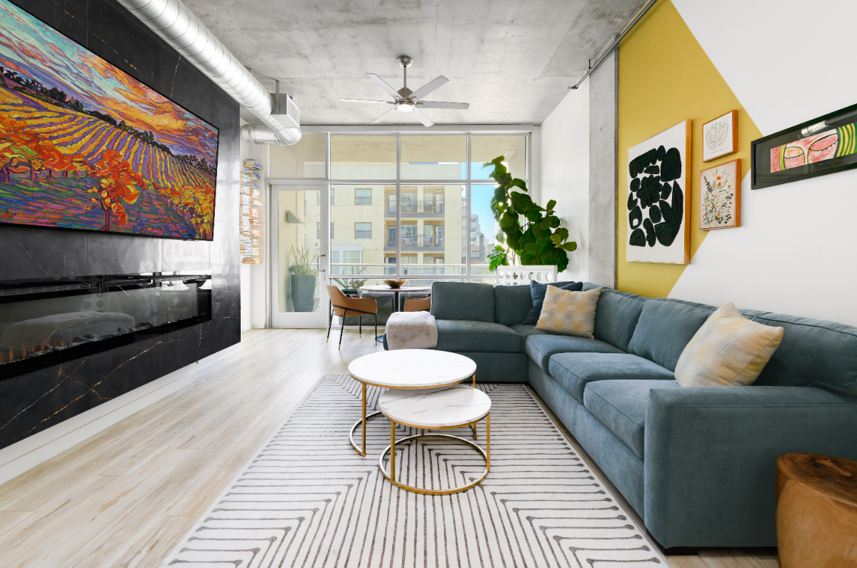 Modern, newly remodeled 2/2 Condo with City Views & Private Balcony - Photo 2