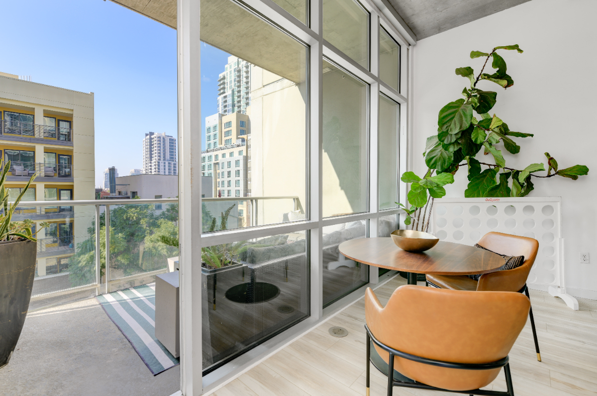 Modern, newly remodeled 2/2 Condo with City Views & Private Balcony - Photo 6
