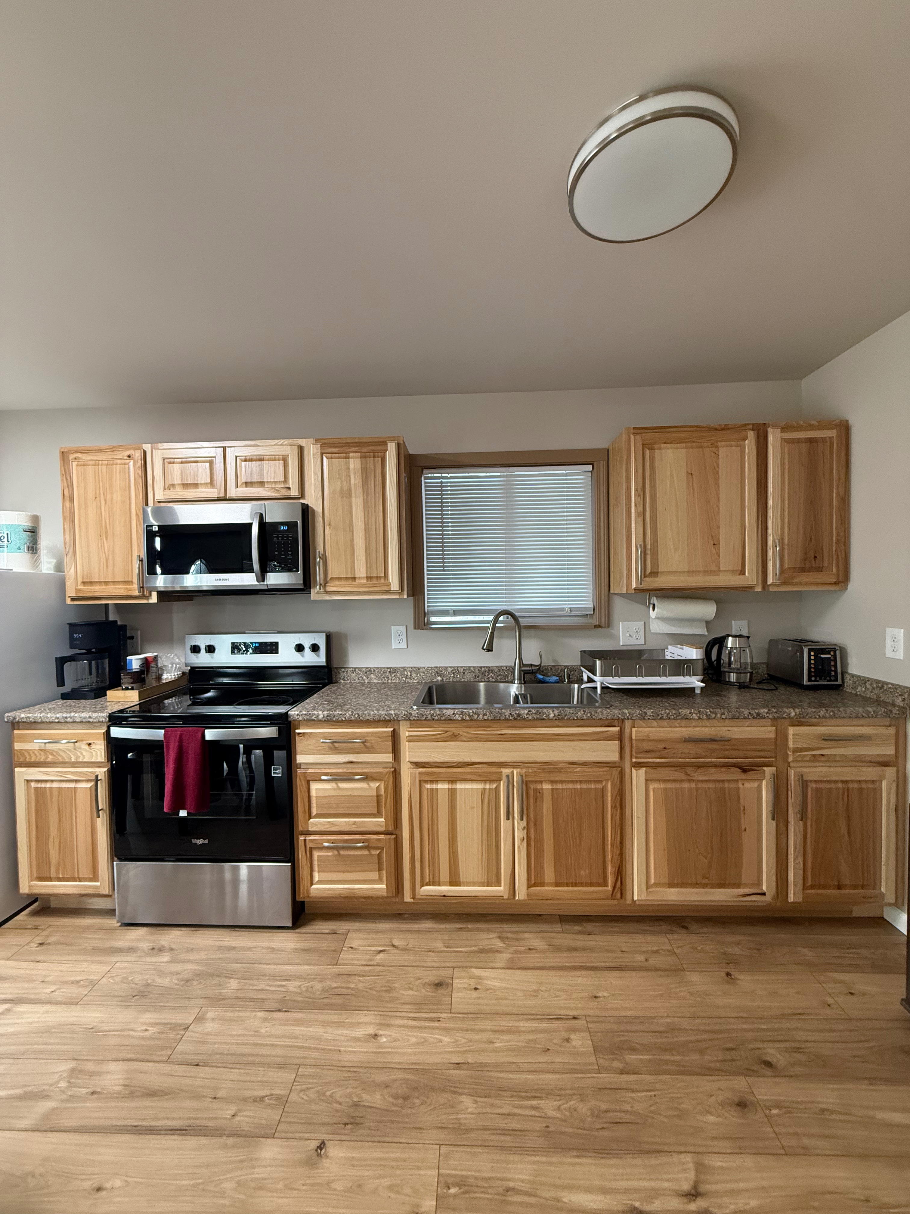Fully Remodeled 2BR 1BA Home With Brand New Furniture And Prime Location Near Anchorages Major Hospi - Photo 6