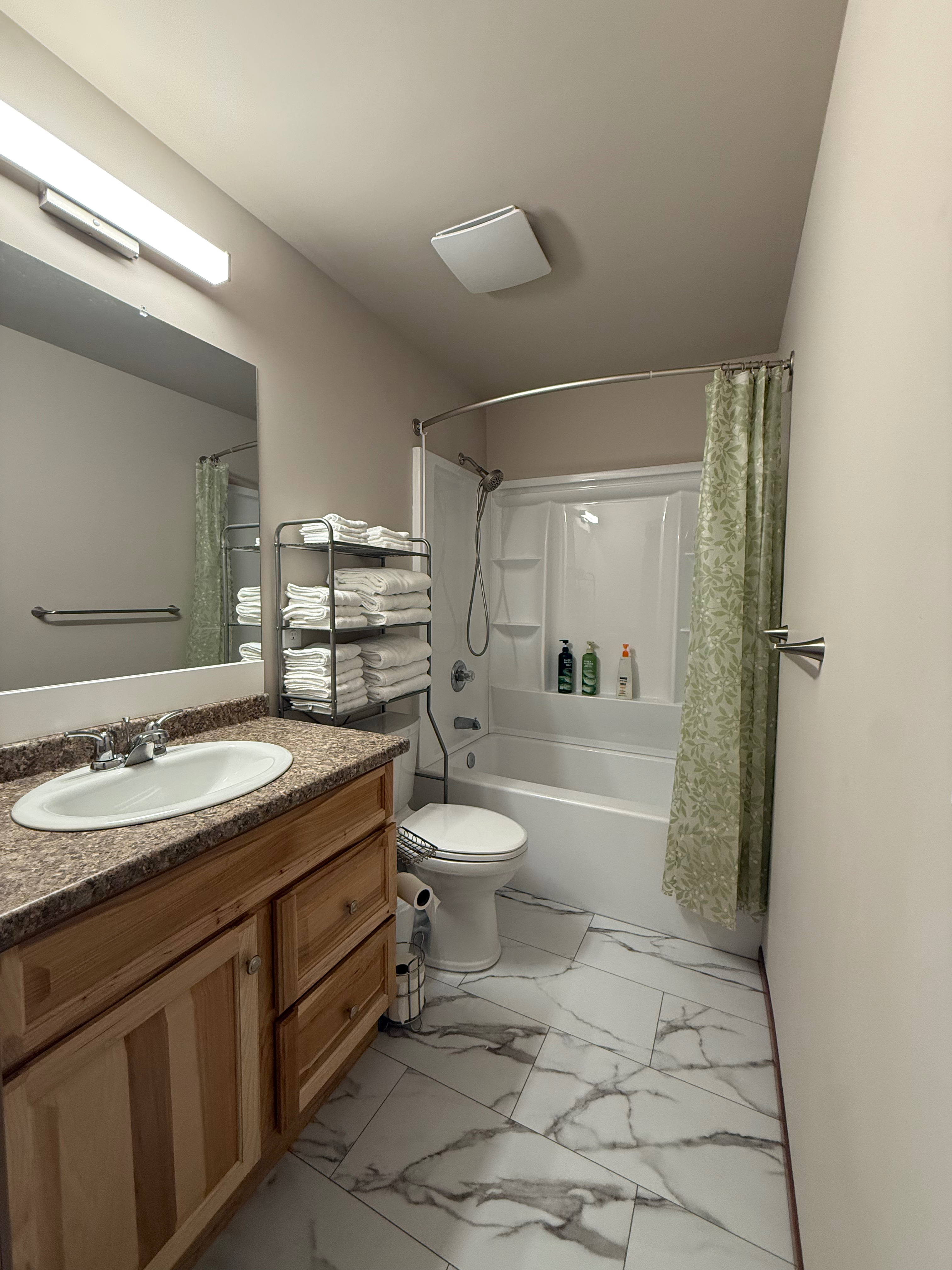 Fully Remodeled 2BR 1BA Home With Brand New Furniture And Prime Location Near Anchorages Major Hospi - Photo 8