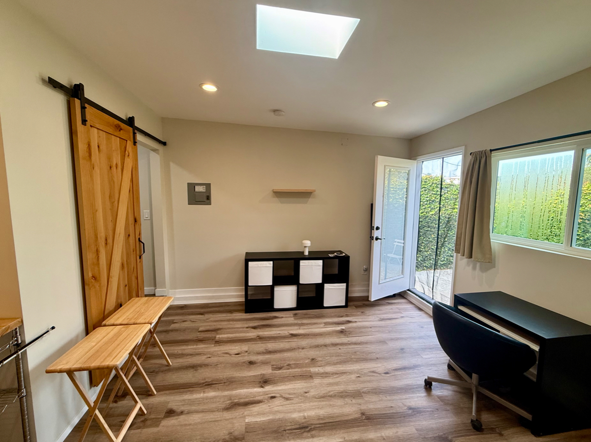 Serene Cottage in View Park - Photo 4