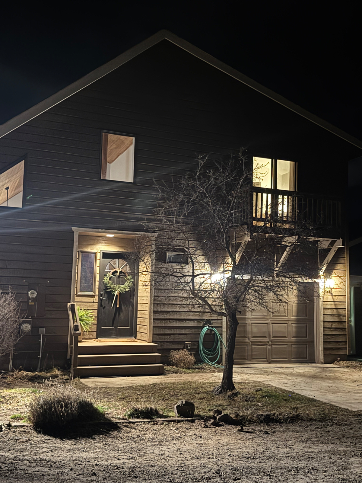 Fully Furnished Country Cottage - Mid-Term Rental - Horse Friendly Option & Pet Friendly - Photo 1