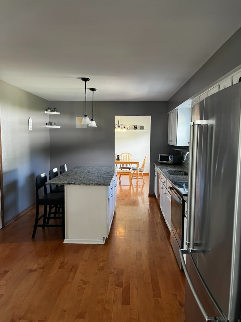Fully Furnished NY Home Ideal for Traveling Professionals - Photo 4