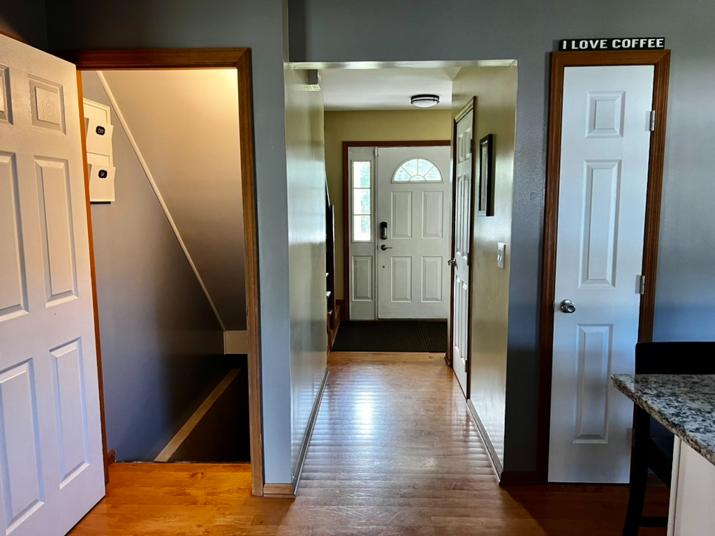 Fully Furnished NY Home Ideal for Traveling Professionals - Photo 10