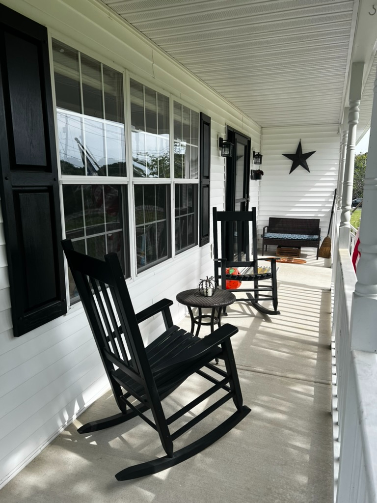 Fully Furnished NY Home Ideal for Traveling Professionals - Photo 3