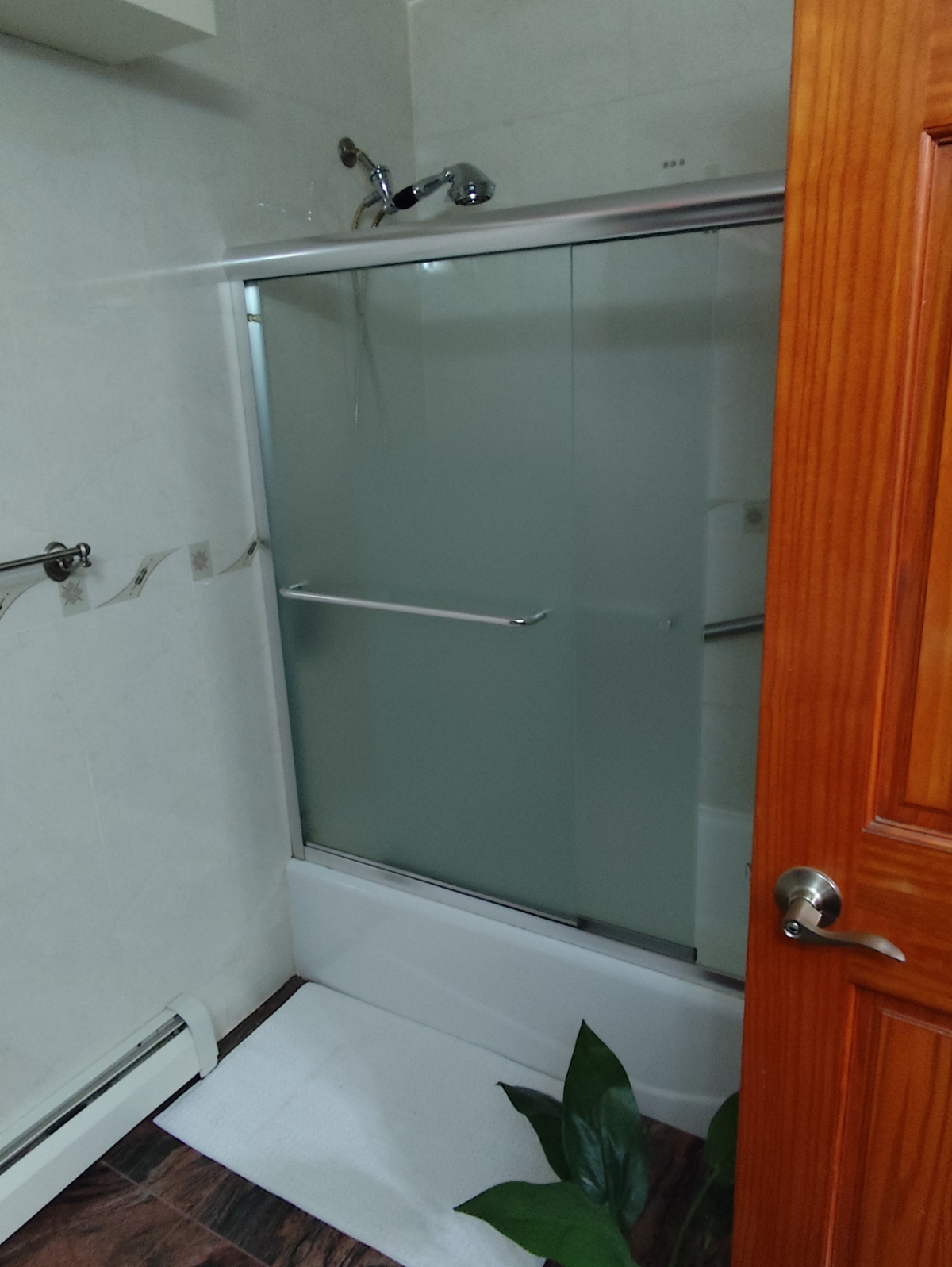 Fully Furnished 1BR Condo /Utilities Included /5 Min to 7 Train & LIRR - Photo 7