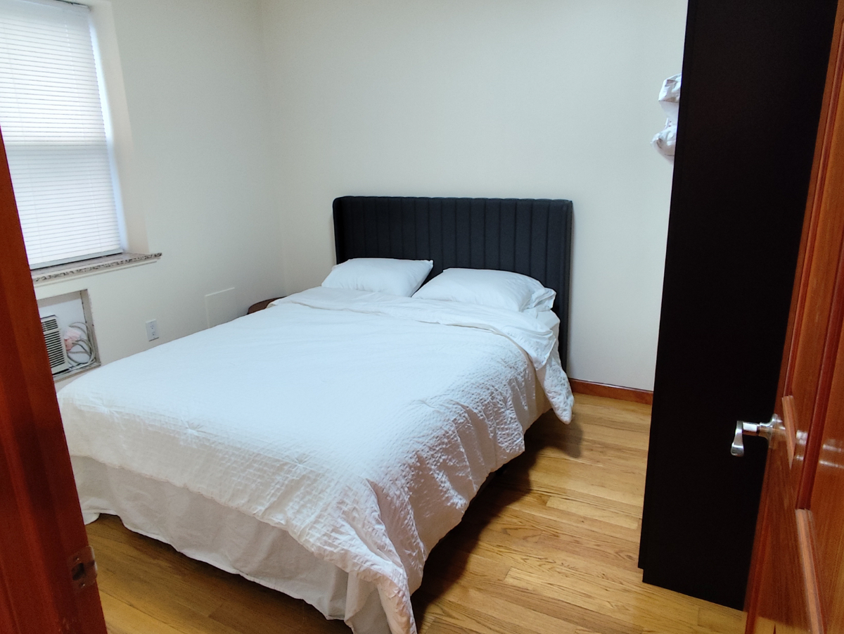 Fully Furnished 1BR Condo /Utilities Included /5 Min to 7 Train & LIRR - Photo 2