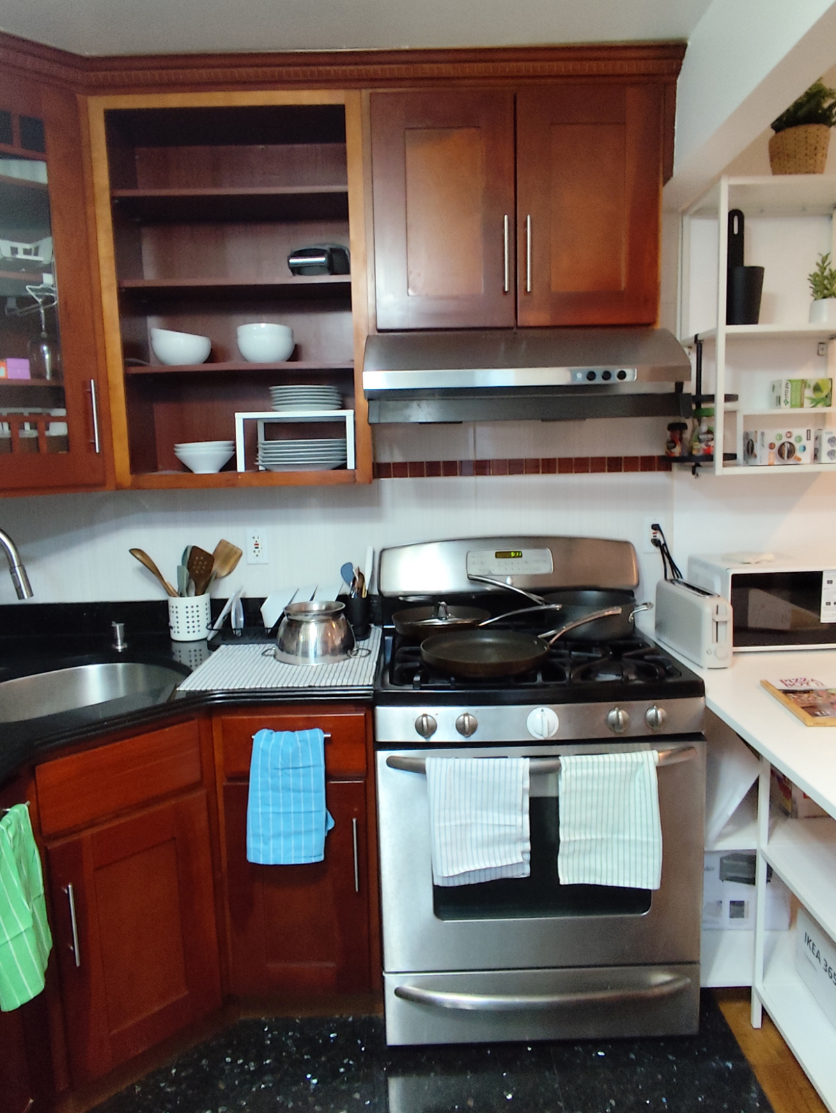 Fully Furnished 1BR Condo /Utilities Included /5 Min to 7 Train & LIRR - Photo 4