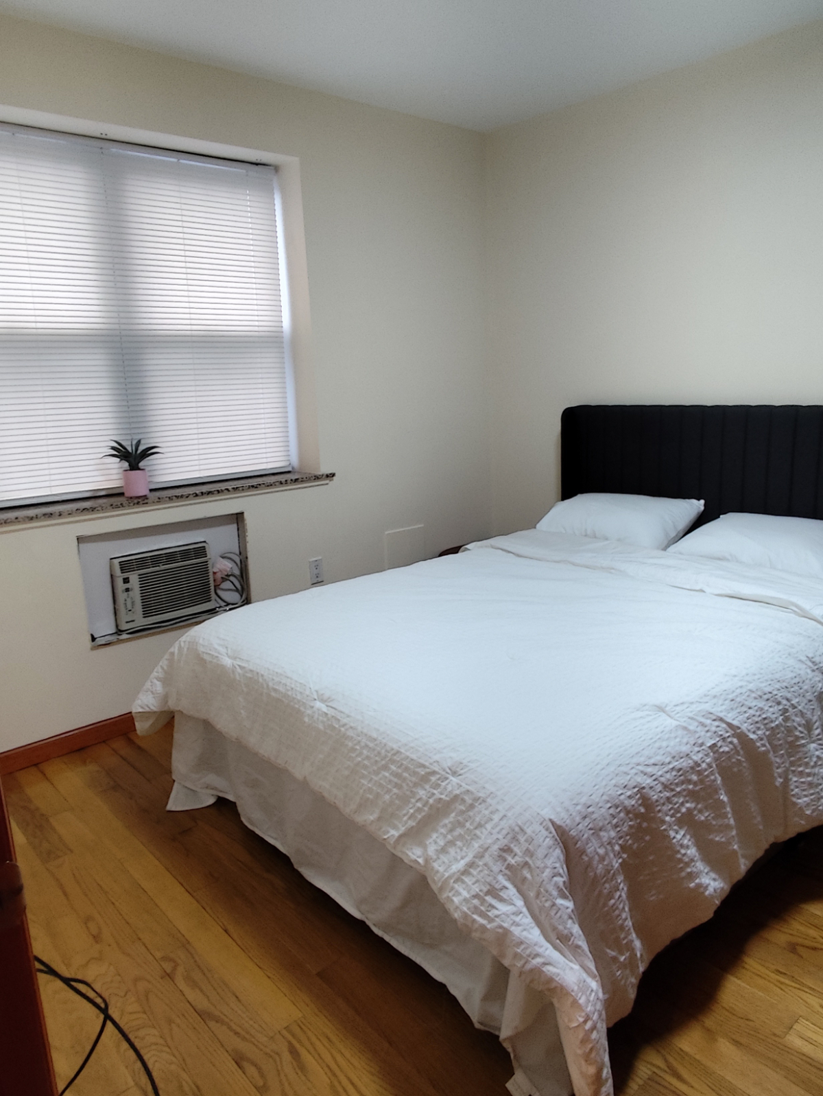 Fully Furnished 1BR Condo /Utilities Included /5 Min to 7 Train & LIRR - Photo 10