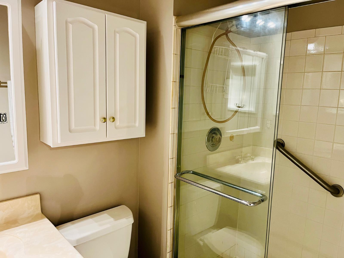 Furnished 3BR Near Hospital / Pet Friendly / Garage - Photo 12