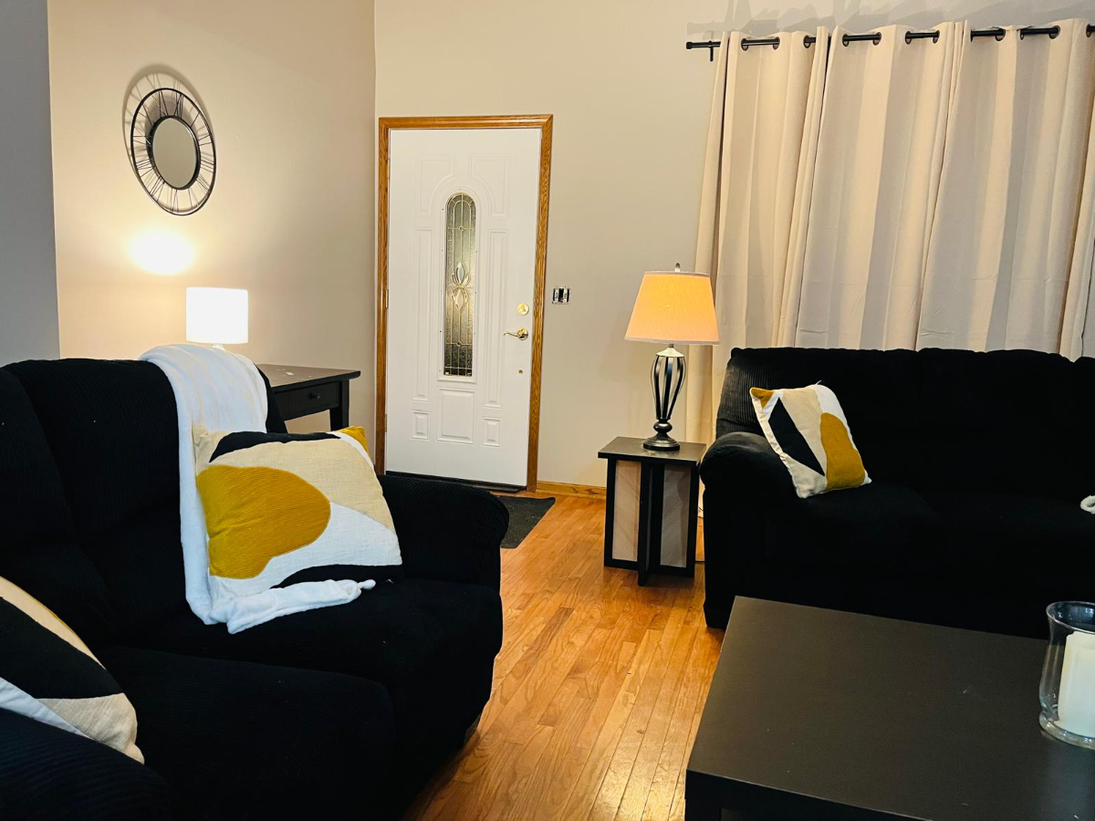 Furnished 3BR Near Hospital / Pet Friendly / Garage
