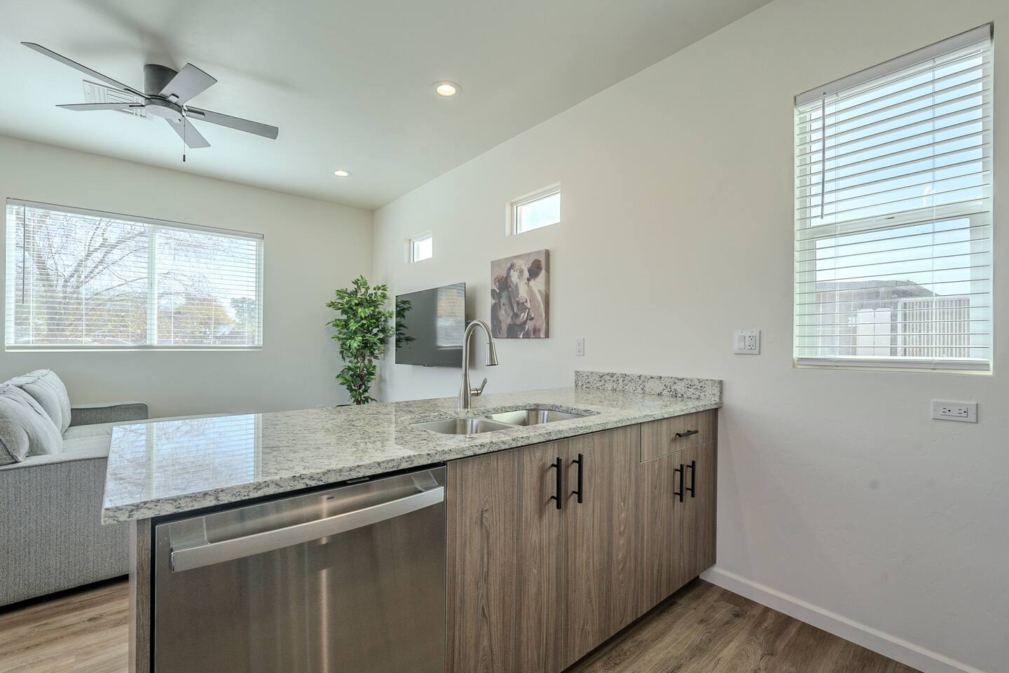 Modern Updated Central Bungalow - Photo 11